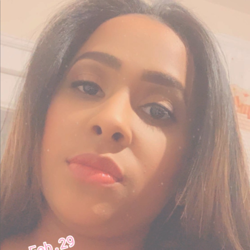 Meet your Posher, Candi